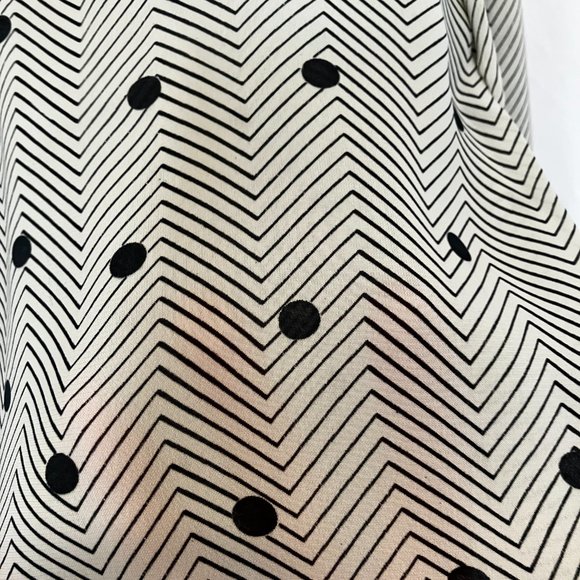 classic style - Picture 4 of 4